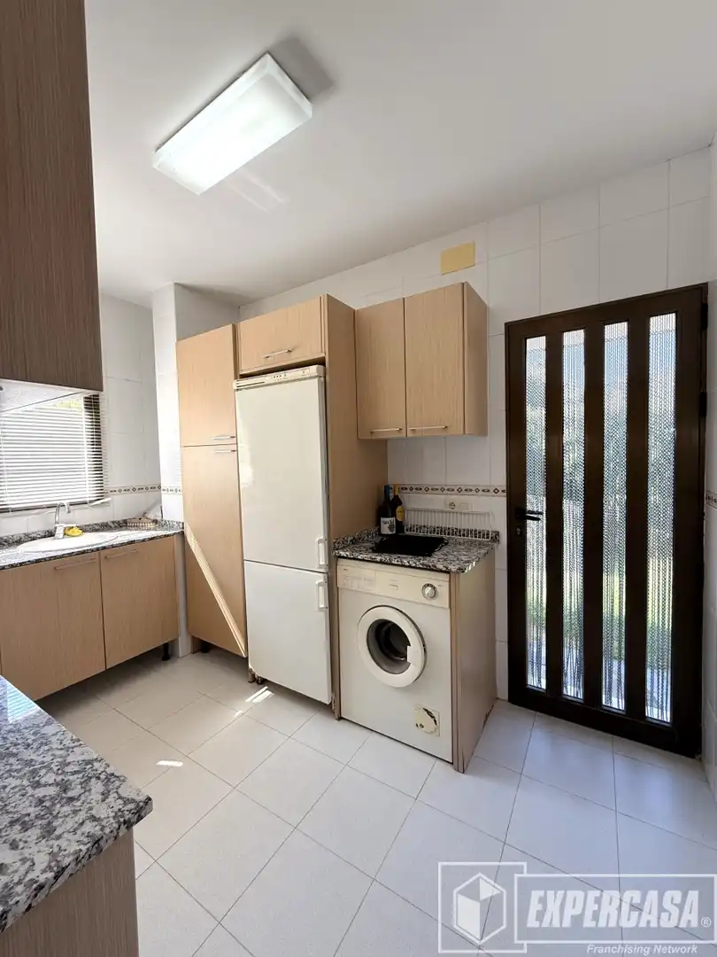Cuina de Casa o xalet en venda en Riba-roja de Túria amb Aire condicionat, Calefacció i Terrassa