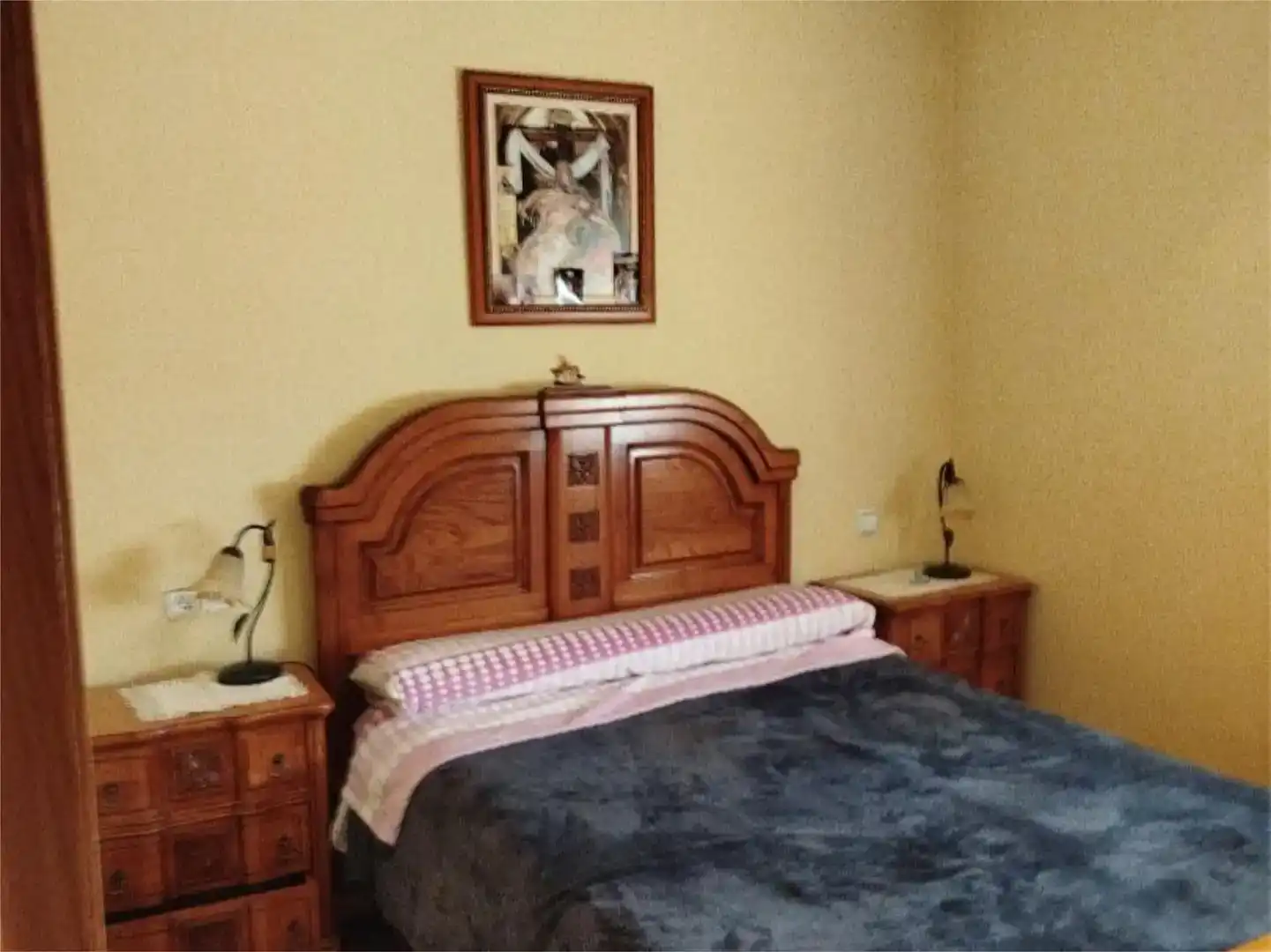 Dormitori de Casa adosada en venda en Coria amb Aire condicionat i Balcó