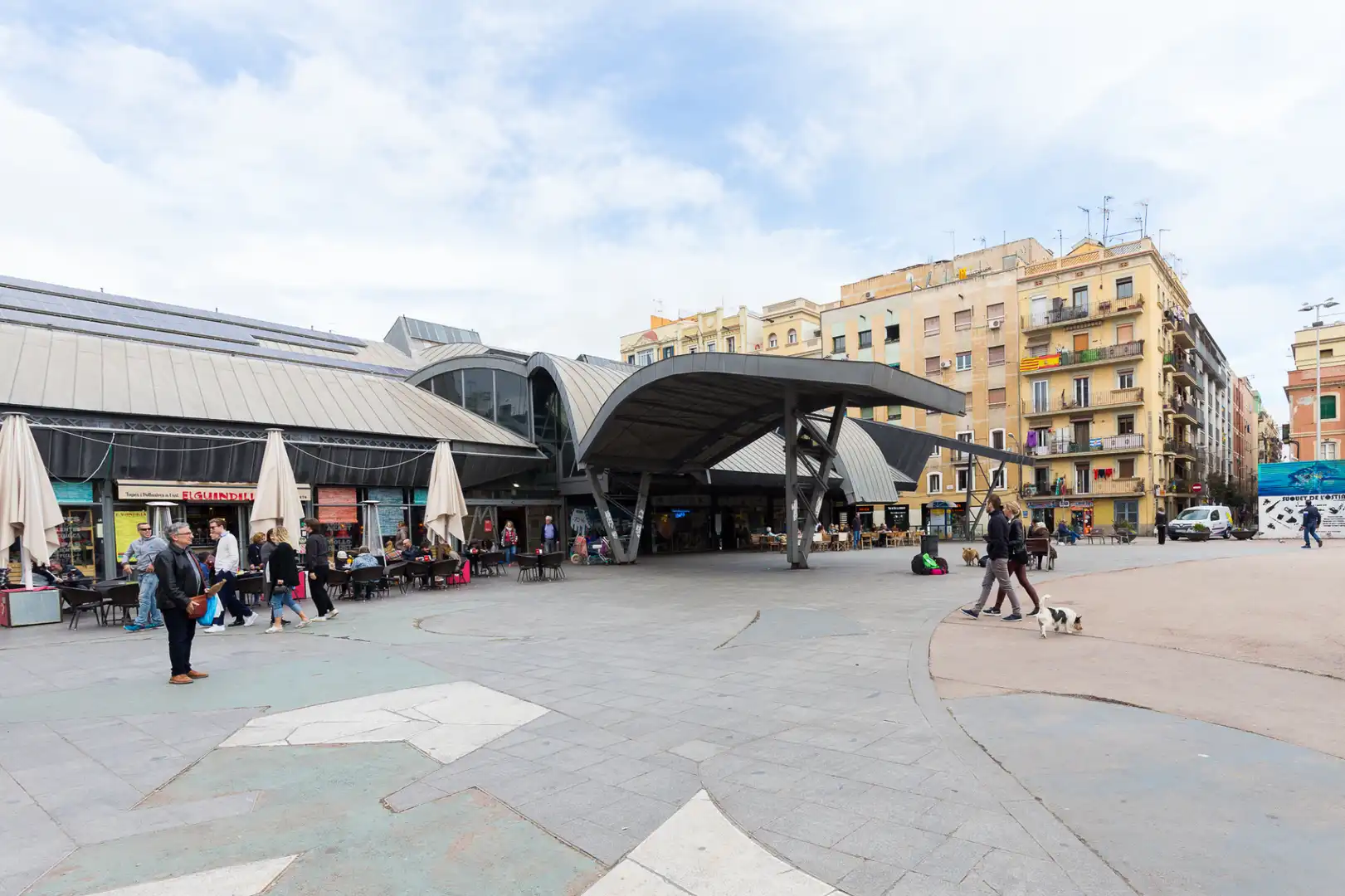 Exterior view of Apartments for sale in Barcelona