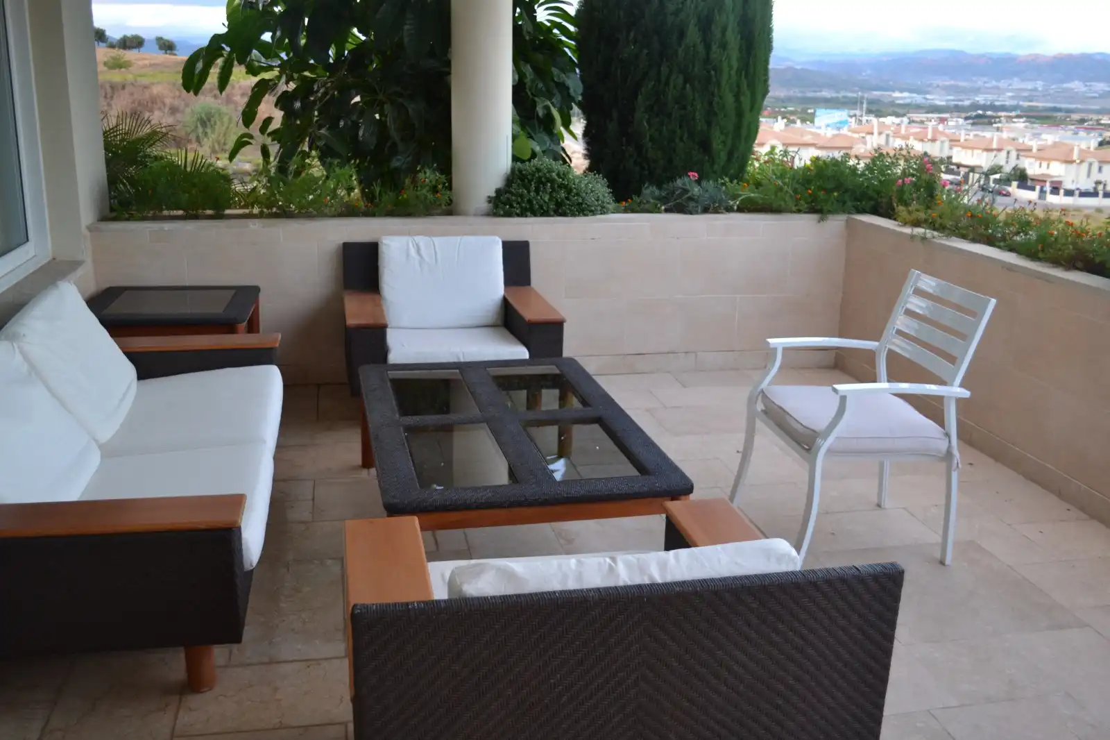 Terrassa de Casa o xalet en venda en Alhaurín de la Torre amb Aire condicionat, Calefacció i Jardí privat
