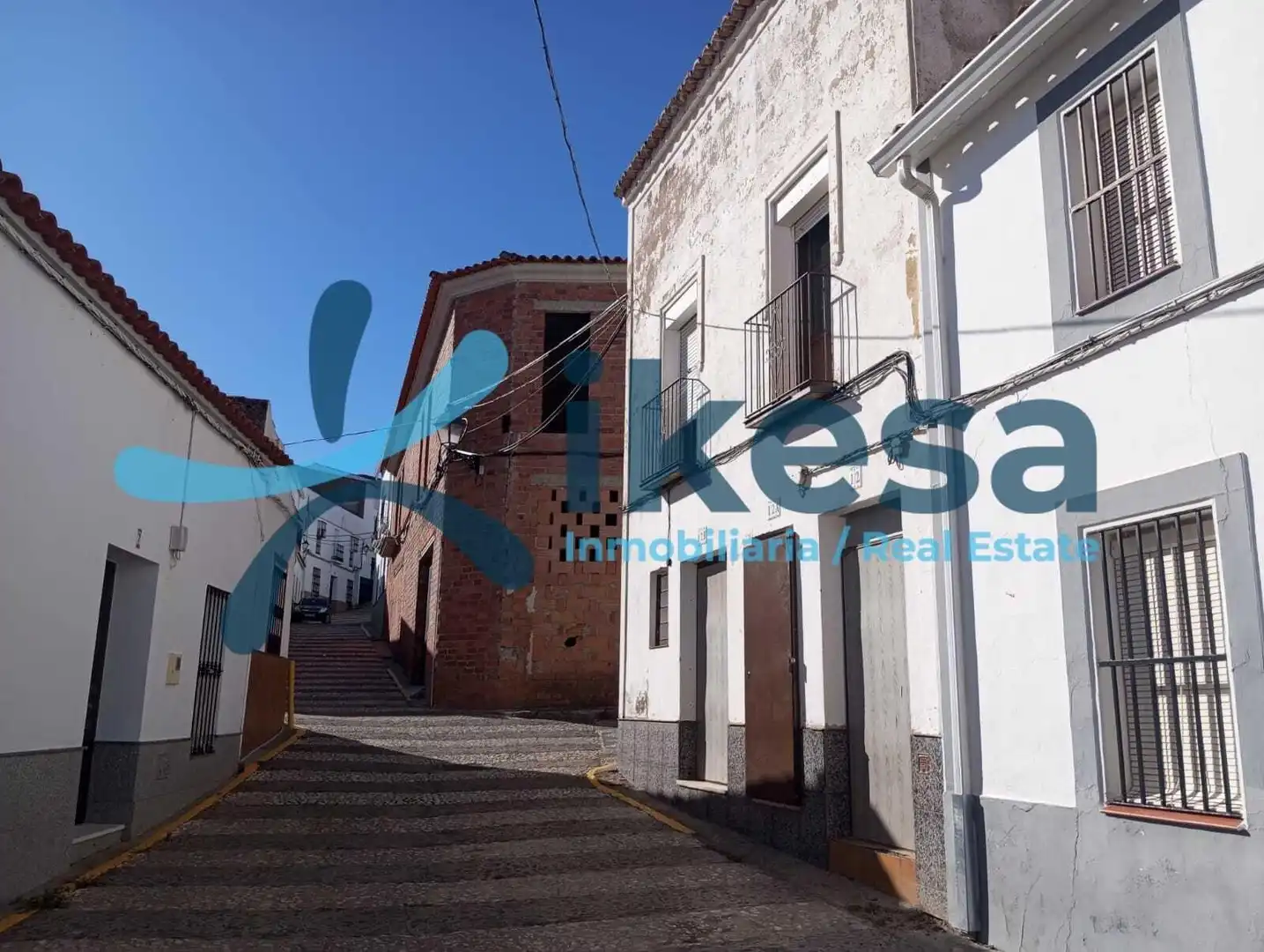 Vista exterior de Casa adosada en venta en Calera de León