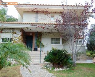 Vista exterior de Casa o xalet en venda en Alicante / Alacant amb Aire condicionat, Jardí privat i Terrassa