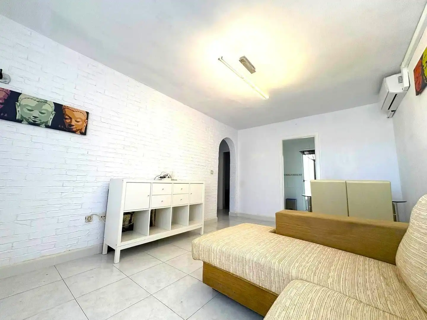 Sala d'estar de Casa o xalet en venda en Torrevieja amb Moblat i Piscina comunitària