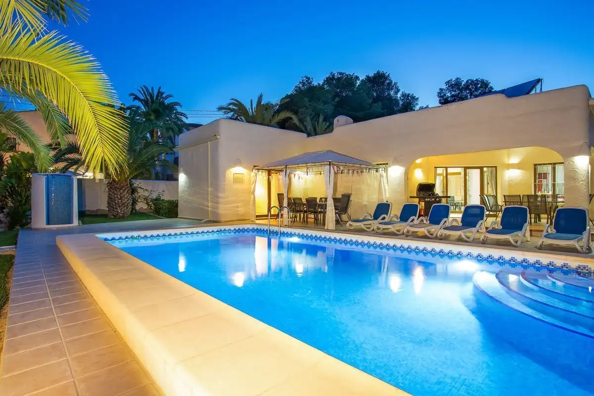 Casa amb piscina en venda a Pinar del Advocat - Cometa