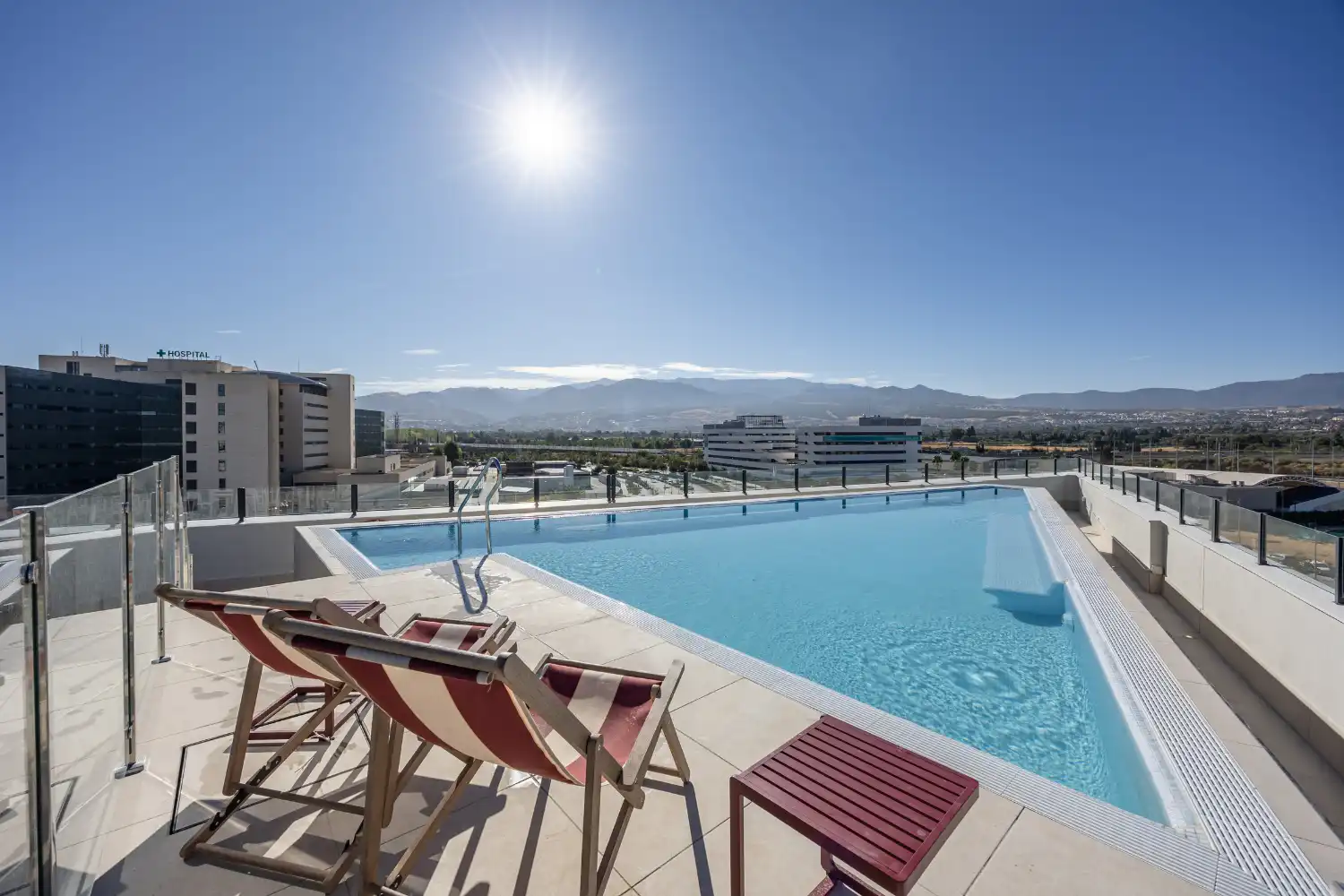 Piscina de Estudio de alquiler en Armilla con Aire acondicionado, Amueblado y Microondas