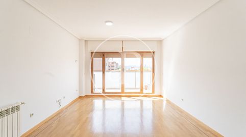 Photo 3 of Flat for rent in Montecarmelo, Madrid Capital