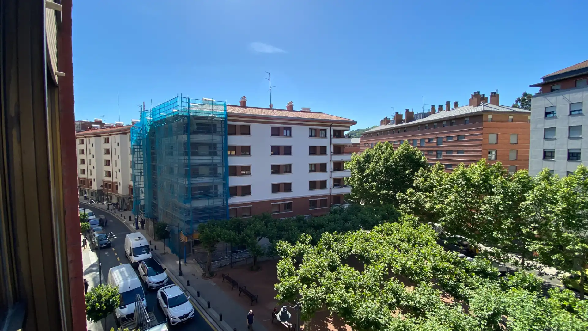 Vista exterior de Pis en venda en Bilbao  amb Calefacció, Moblat i Balcó