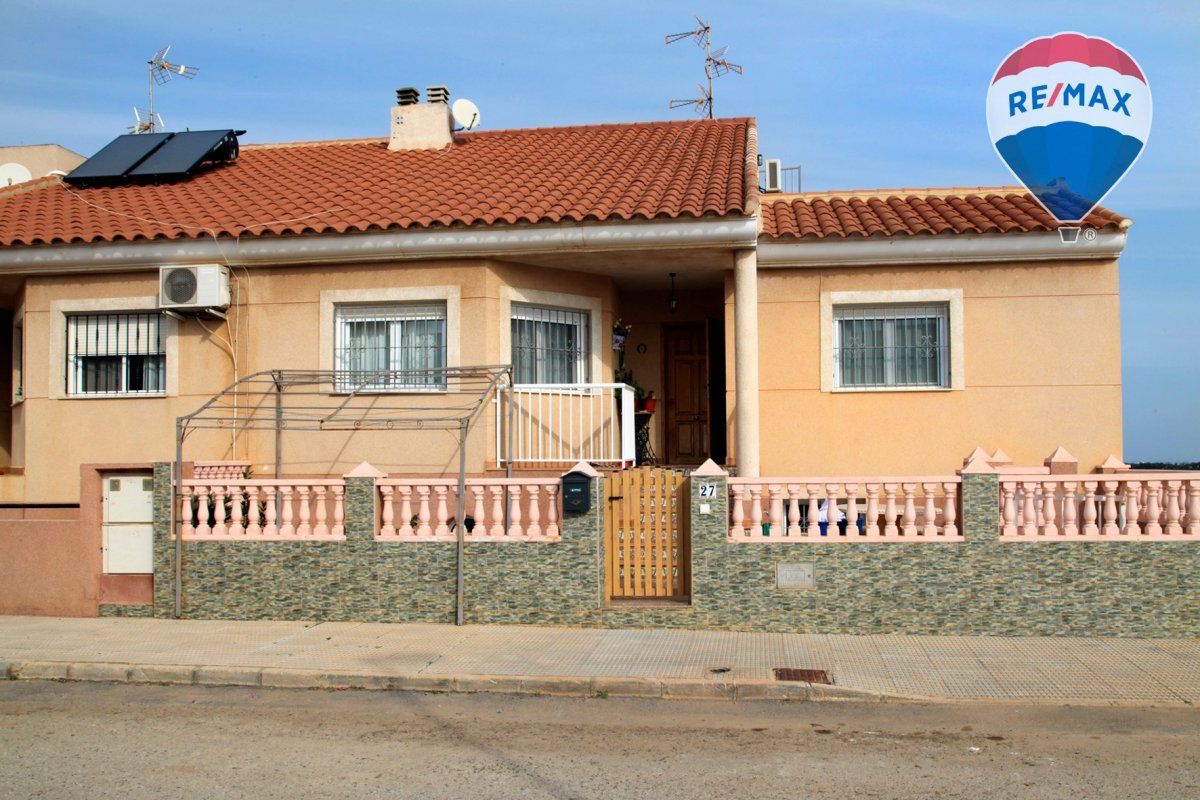 Vista exterior de Casa adosada en venta en Cartagena con Calefacción, Terraza y Balcón