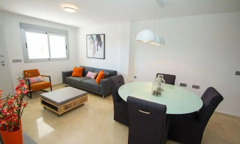 Sala d'estar de Pis en venda en Orihuela amb Aire condicionat, Terrassa i Piscina