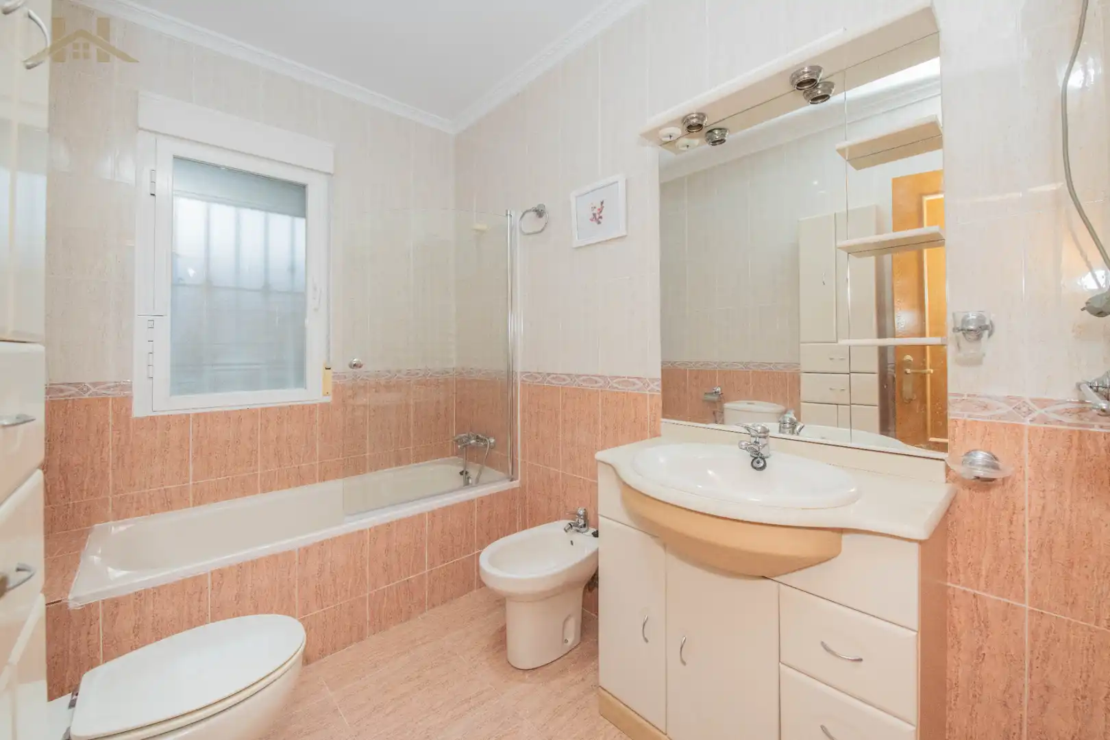 Bathroom of Detached homes for sale in Yeles  with Air Conditioner, Heating and Private garden