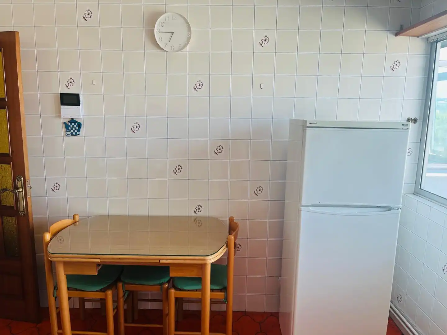 Kitchen of Flat for rent in A Coruña Capital   with Heating, Parquet flooring and Furnished