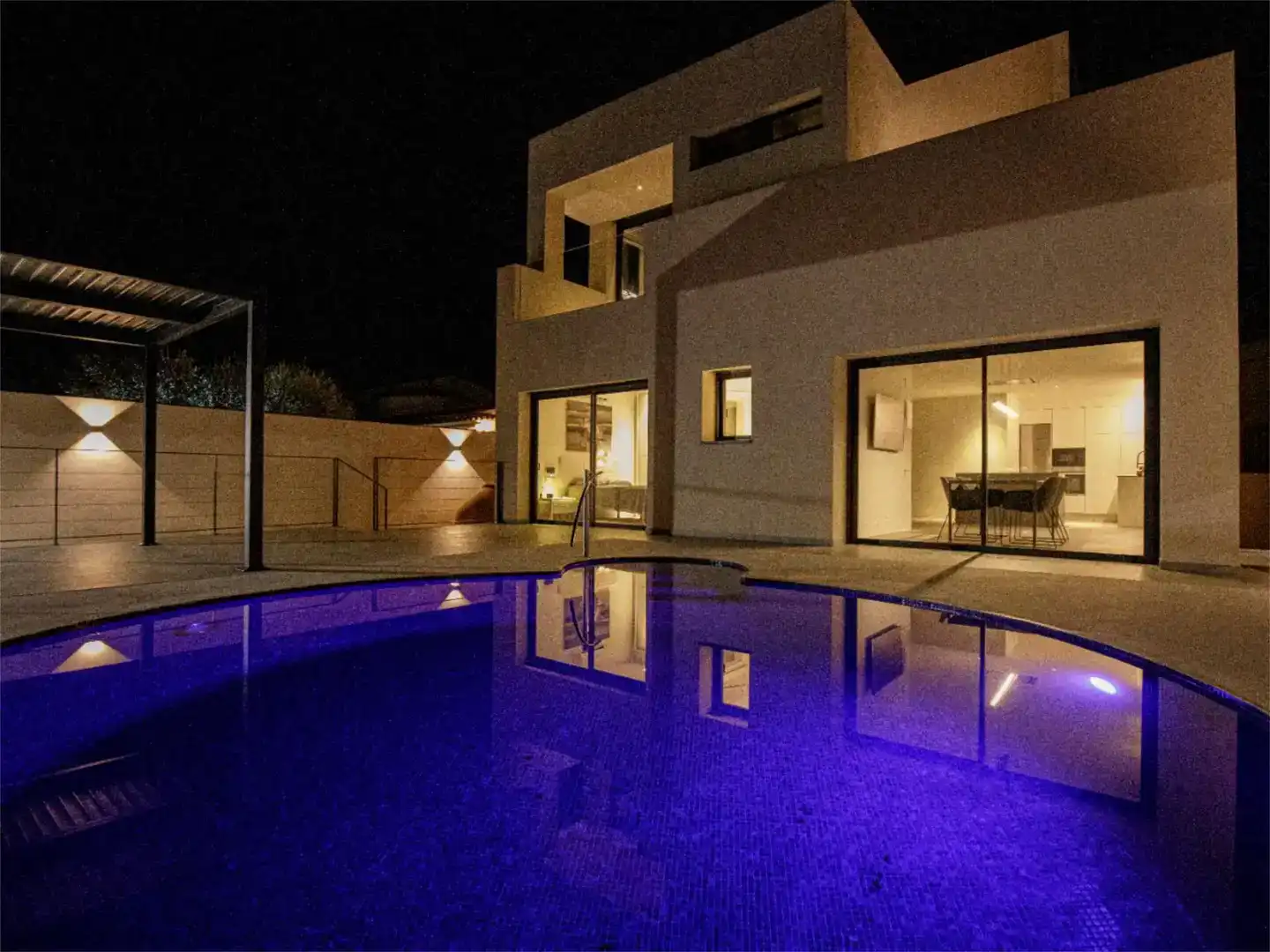Swimming pool of Houses for sale in Empuriabrava  with Air Conditioner, Swimming Pool and Balcony