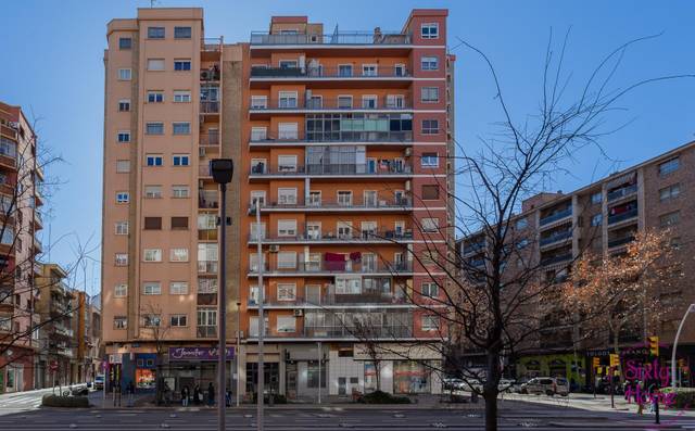 Piso en Venta en Avenida NAVARRA, 33 en Barrio del Ave