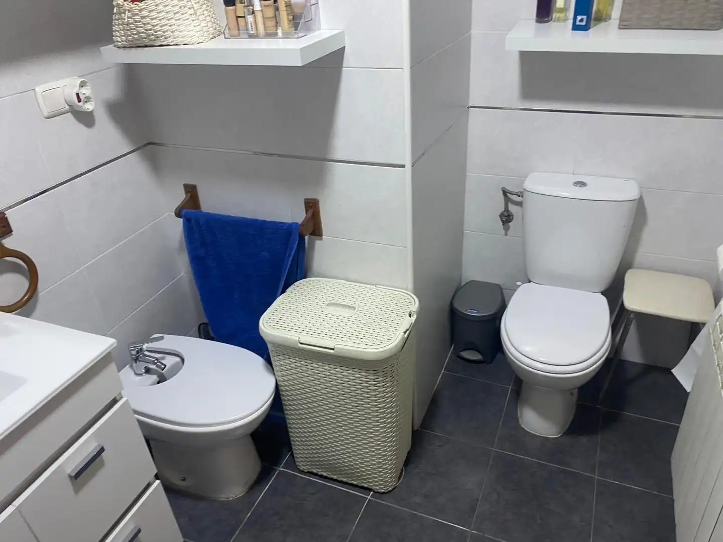 Bathroom of Flat for sale in Ciudad Real  with Air Conditioner, Heating and Storage room