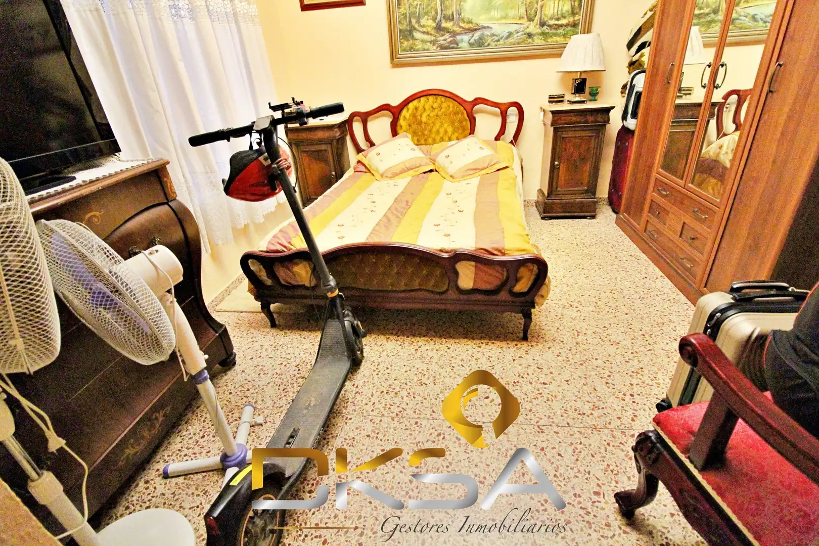 Habitación de Piso en venta en Castellón de la Plana / Castelló de la Plana con Terraza, Amueblado y Balcón