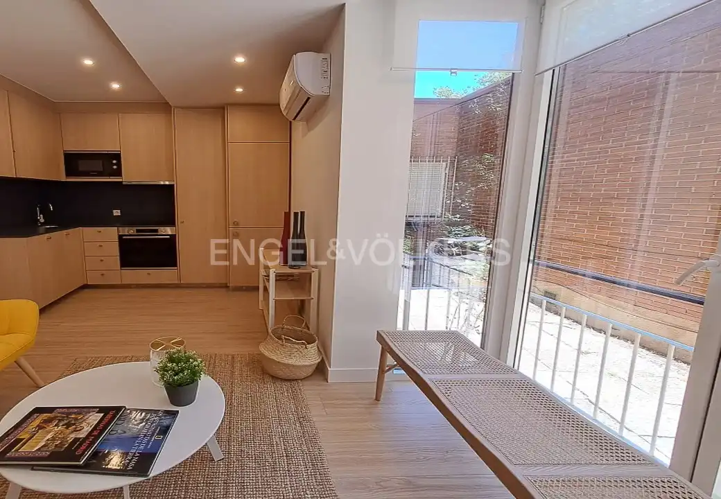 Living room of Apartments for rent in Madrid  with Air Conditioner, Heating and Furnished