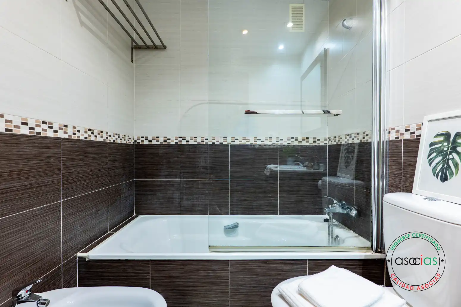 Bathroom of Flat for sale in Gijón   with Heating, Parquet flooring and Storage room