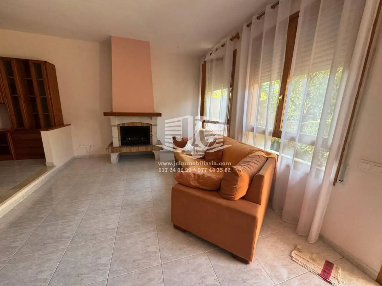 Sala d'estar de Casa o xalet en venda en Tortosa amb Aire condicionat, Calefacció i Jardí privat