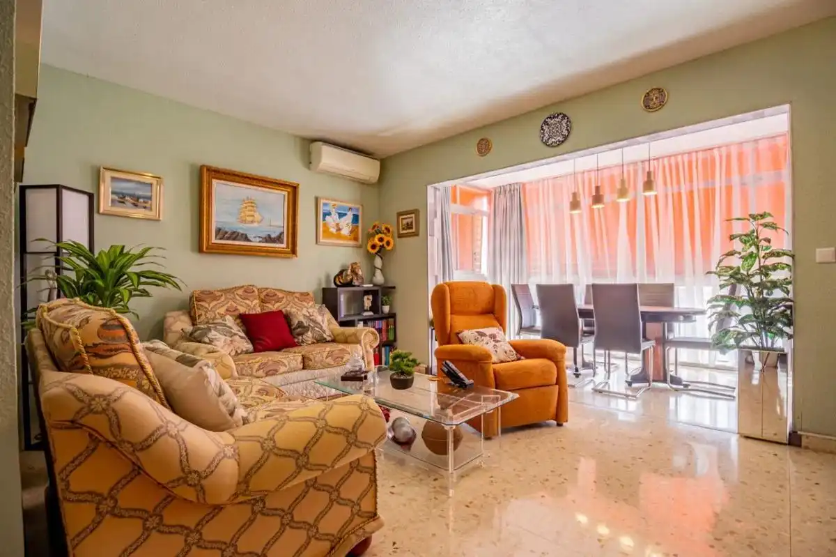 Living room of Flat for sale in Benidorm  with Air Conditioner, Heating and Private garden