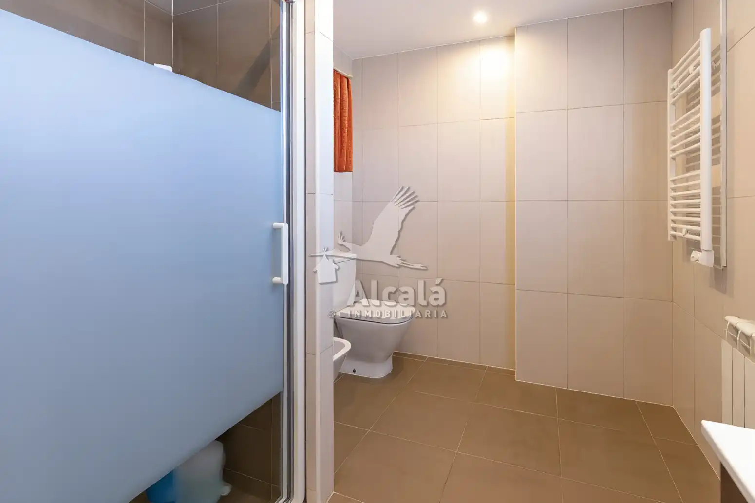 Bany de Casa o xalet en venda en Alcalá de Henares amb Aire condicionat, Calefacció i Jardí privat