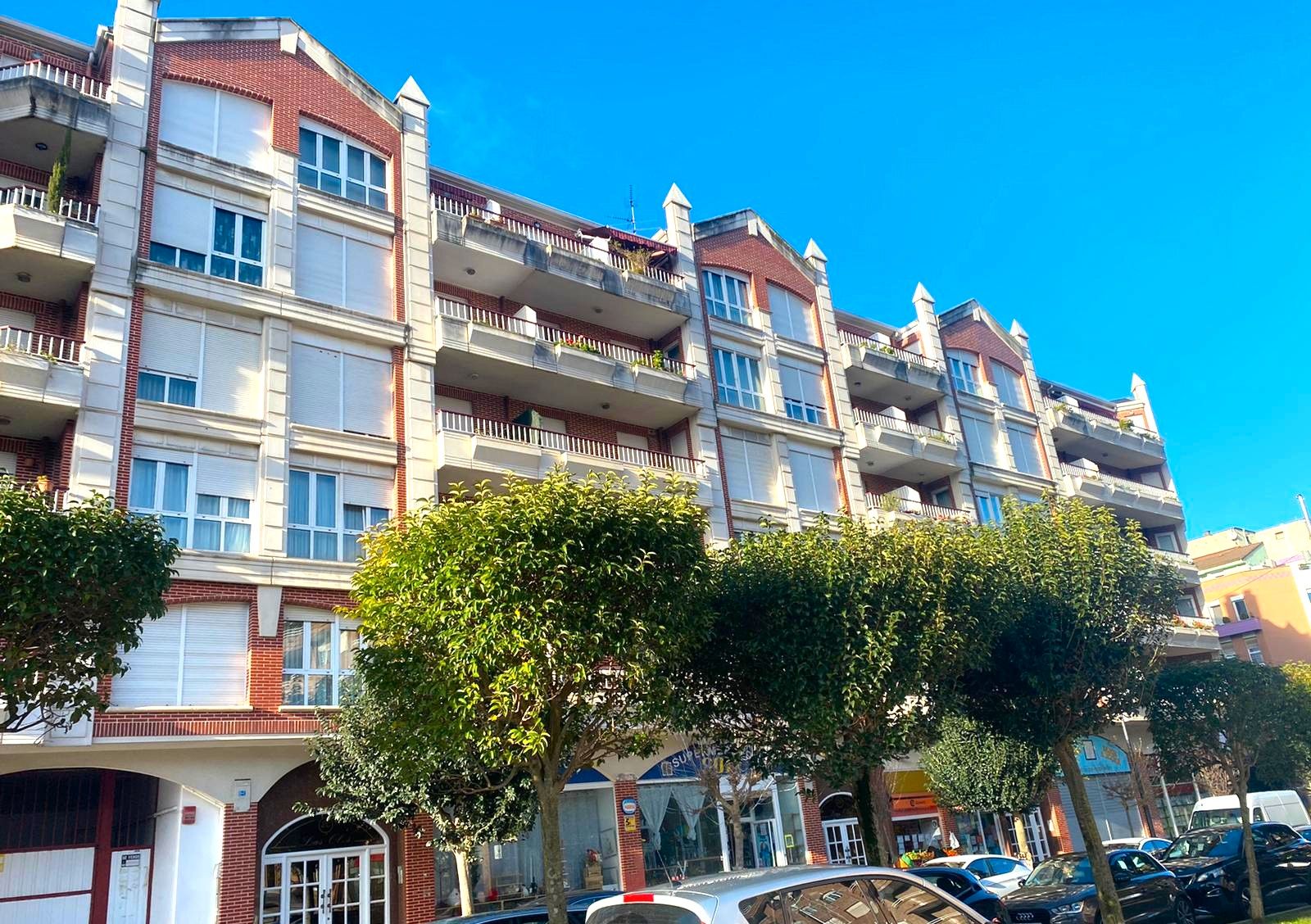 Exterior view of Flat for sale in Castro-Urdiales  with Heating, Terrace and Balcony