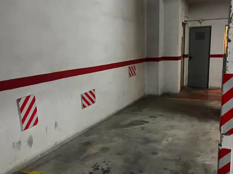 Parkplatz von Garage zur Miete in Valencia