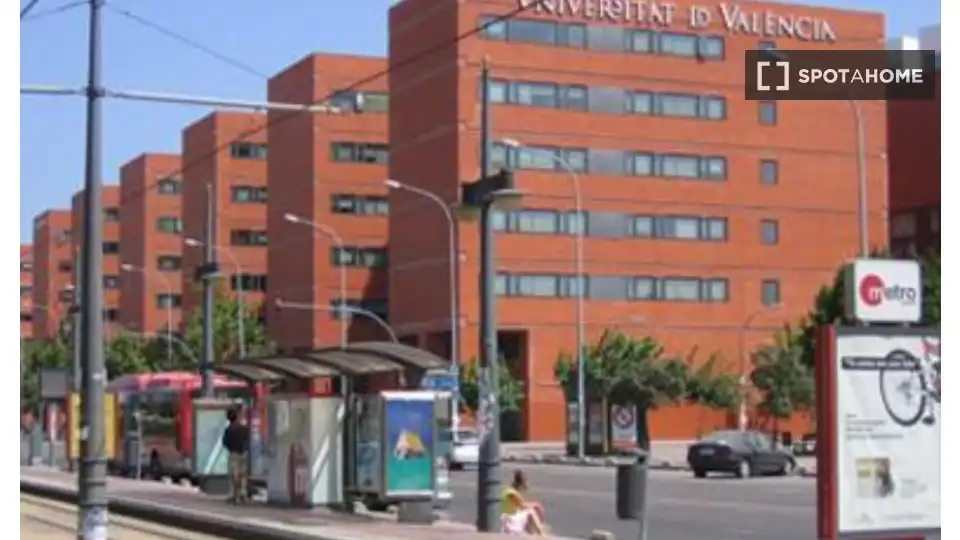 Exterior view of Flat for rent in Valencia  with Air Conditioner, Heating and Furnished