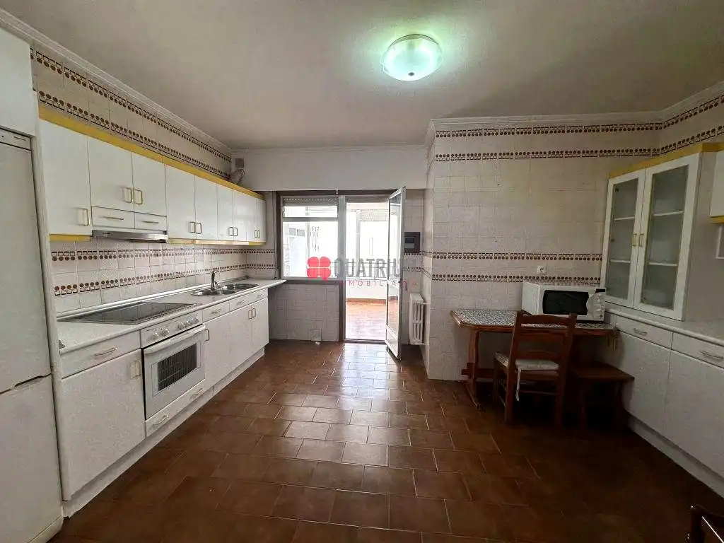 Kitchen of Flat for sale in Ourense Capital   with Heating, Terrace and Storage room