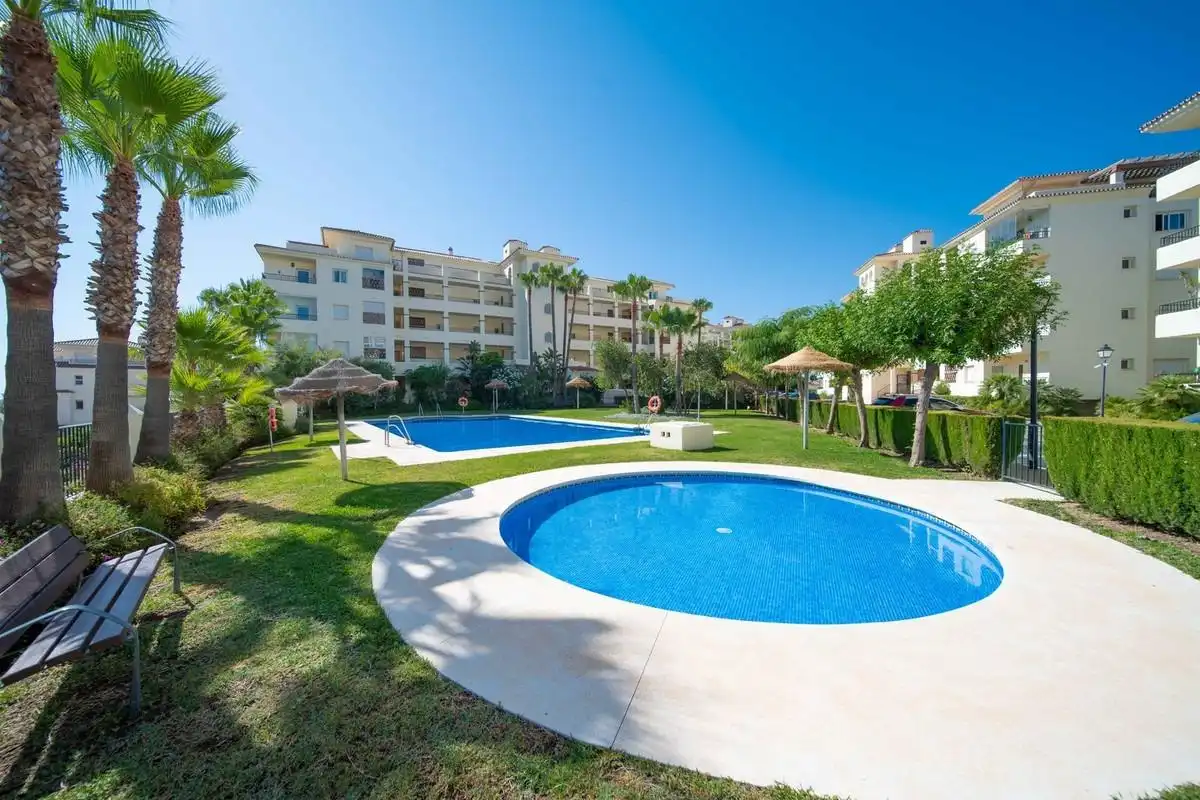 Vista exterior de Planta baixa en venda en Mijas amb Aire condicionat, Terrassa i Moblat