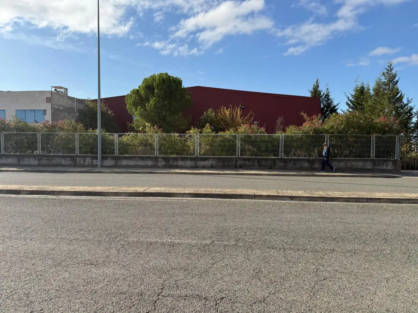 Vista exterior de Nau industrial en venda en Viana