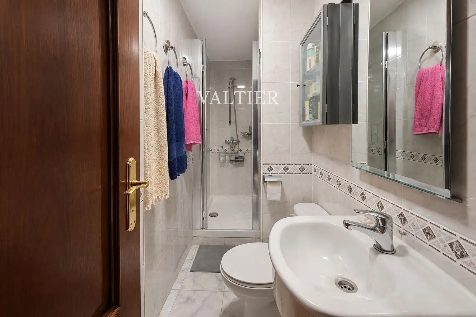 Badezimmer von Wohnung zur Miete in Madrid mit Klimaanlage, Terrasse und Möbliert