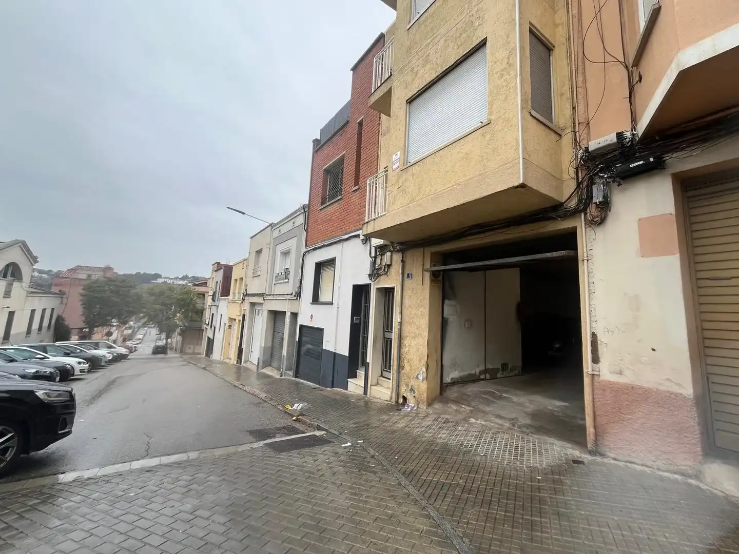 Exterior view of Commercial properties for sale in Terrassa