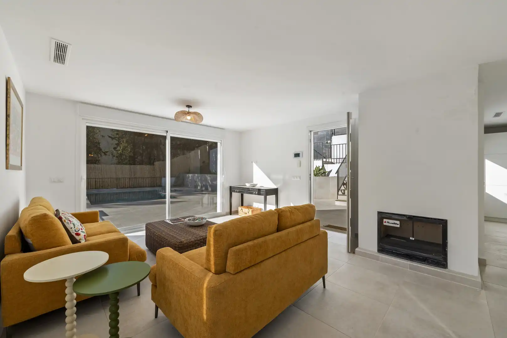 Living room of Houses for sale in Mijas  with Air Conditioner, Private garden and Terrace