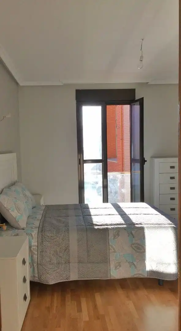 Habitación de Piso en venta en Benavente con Amueblado