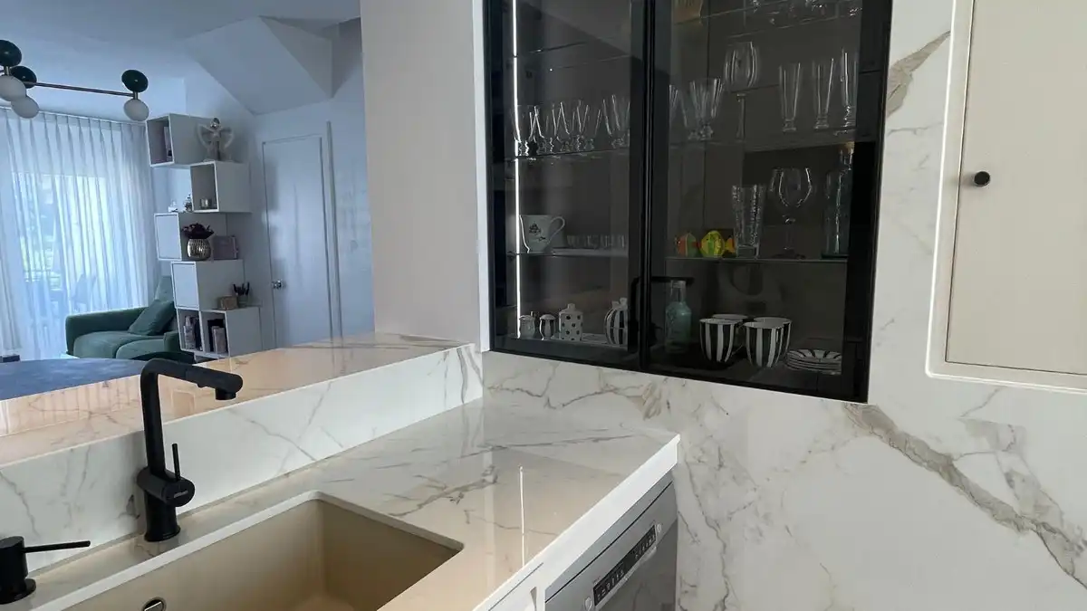 Cuina de Dúplex en venda en Marbella amb Aire condicionat, Calefacció i Terrassa