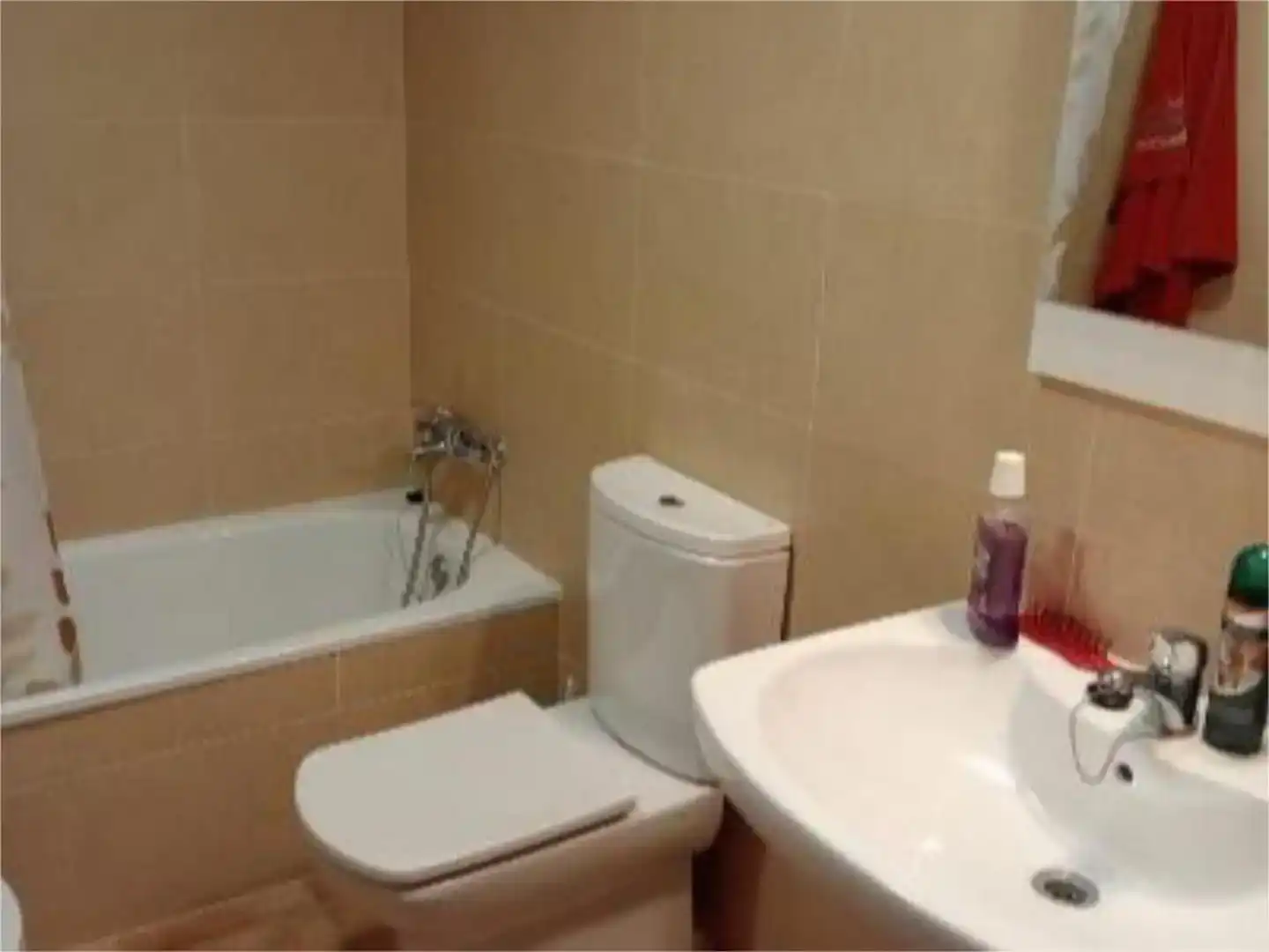 Bany de Pis en venda en Rubielos de Mora amb Aire condicionat i Balcó