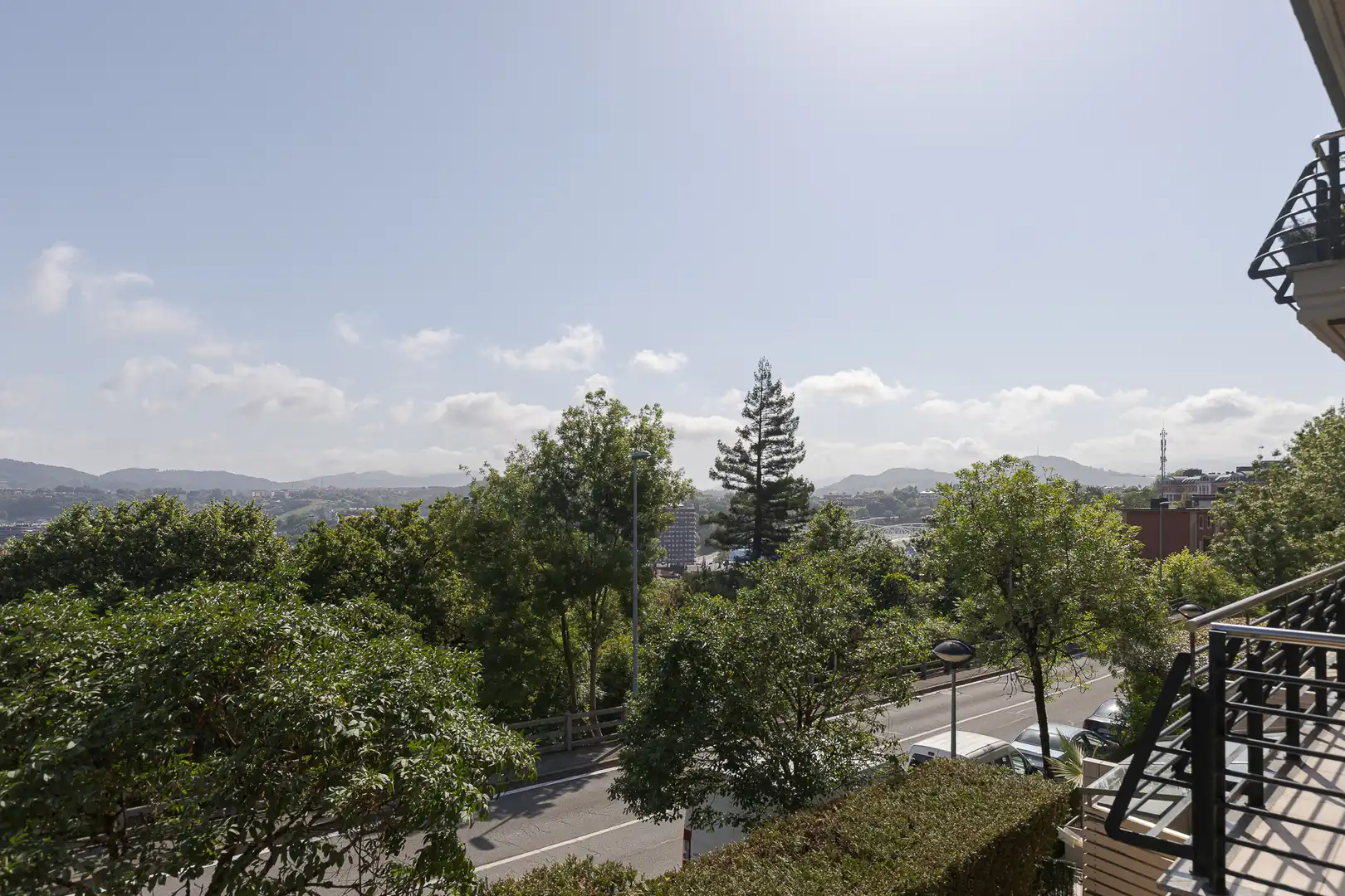 Vista exterior de Dúplex en venda en Donostia - San Sebastián  amb Calefacció, Jardí privat i Parquet