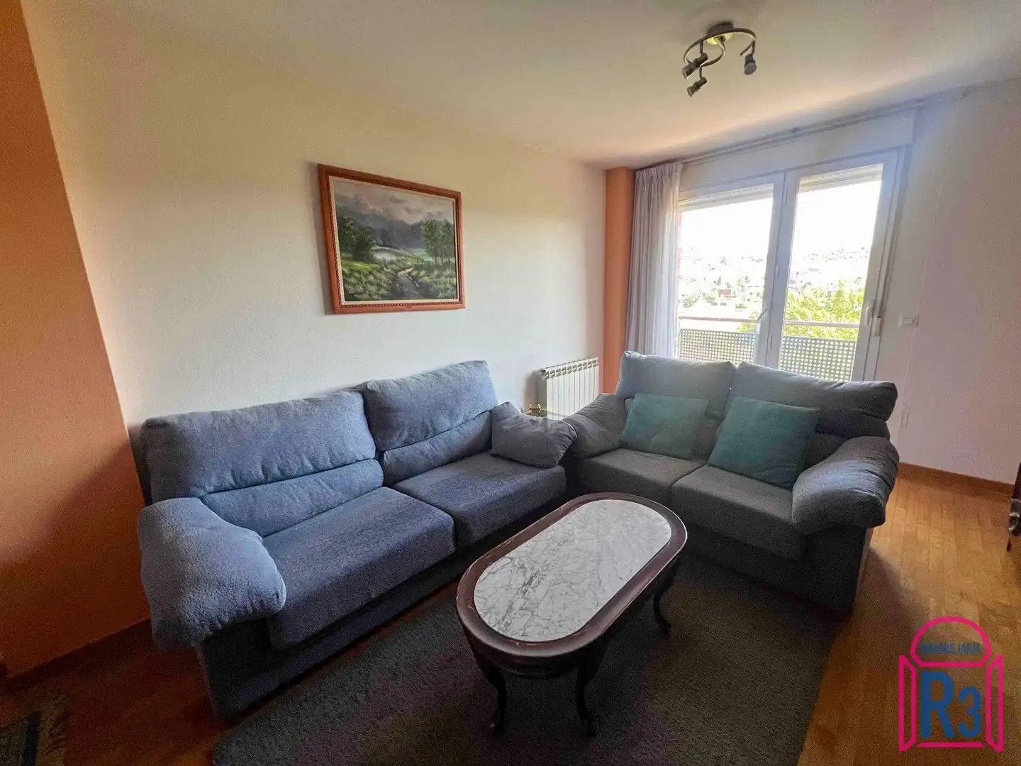 Sala de estar de Piso en venta en León Capital  con Calefacción, Terraza y Trastero