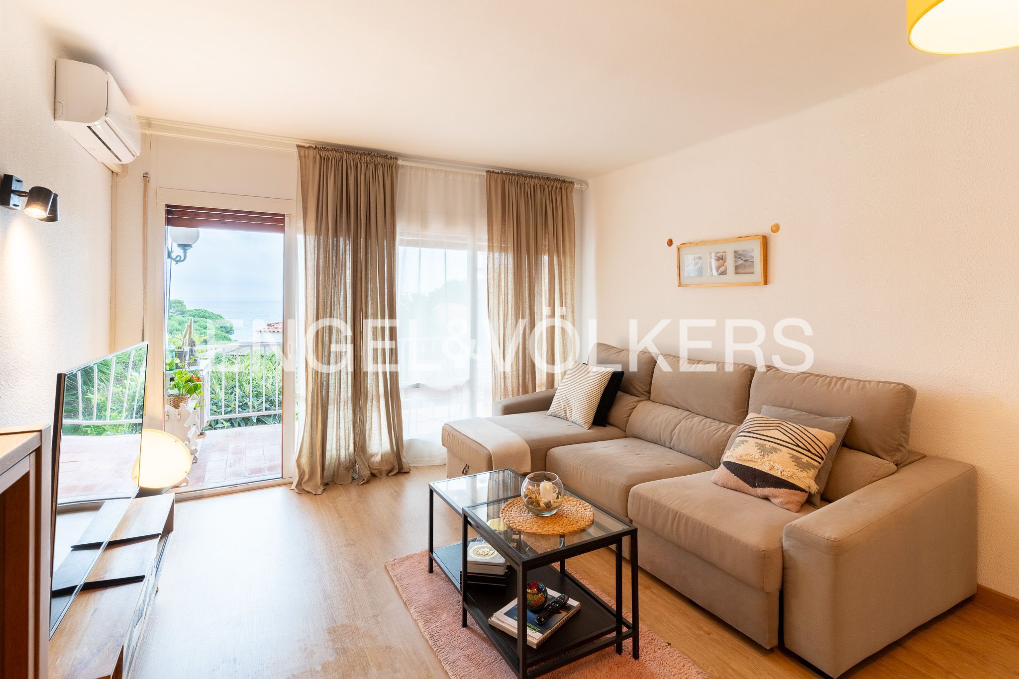 Sala d'estar de Apartament en venda en Sant Pol de Mar amb Aire condicionat, Calefacció i Parquet