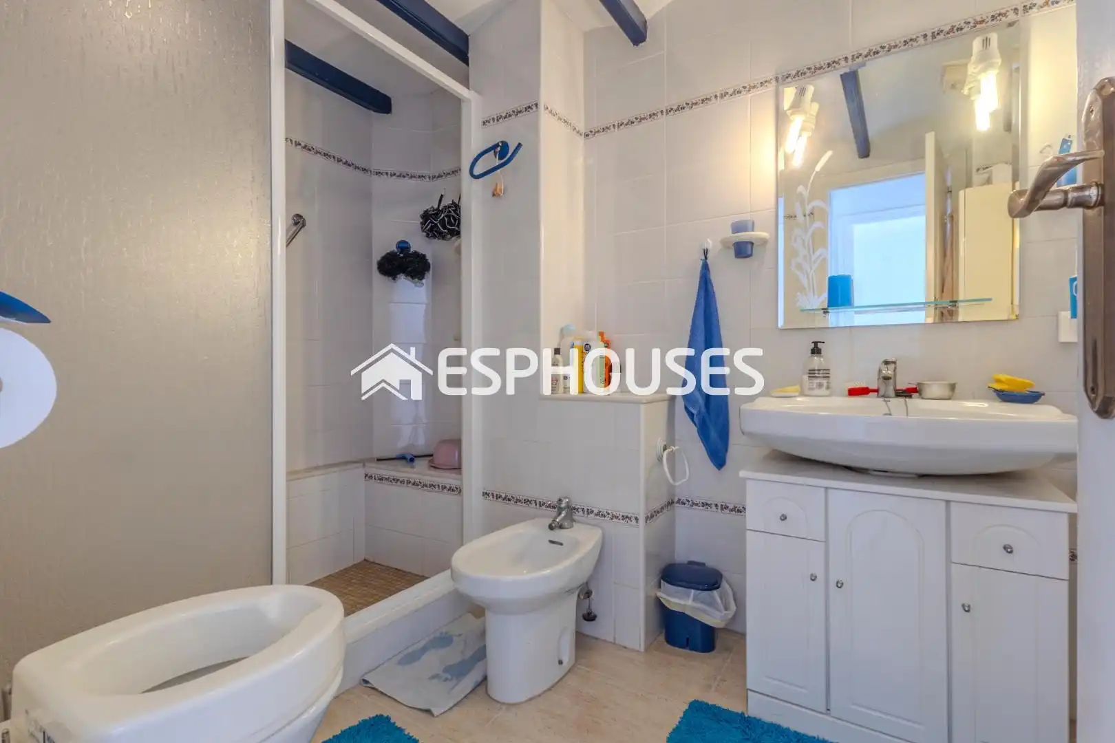 Bathroom of Attic for sale in Guardamar del Segura  with Air Conditioner, Terrace and Storage room