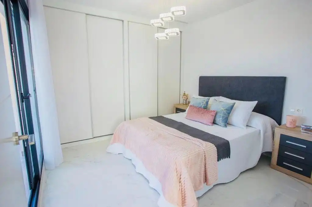 Dormitori de Casa o xalet en venda en Los Montesinos amb Jardí privat, Terrassa i Piscina