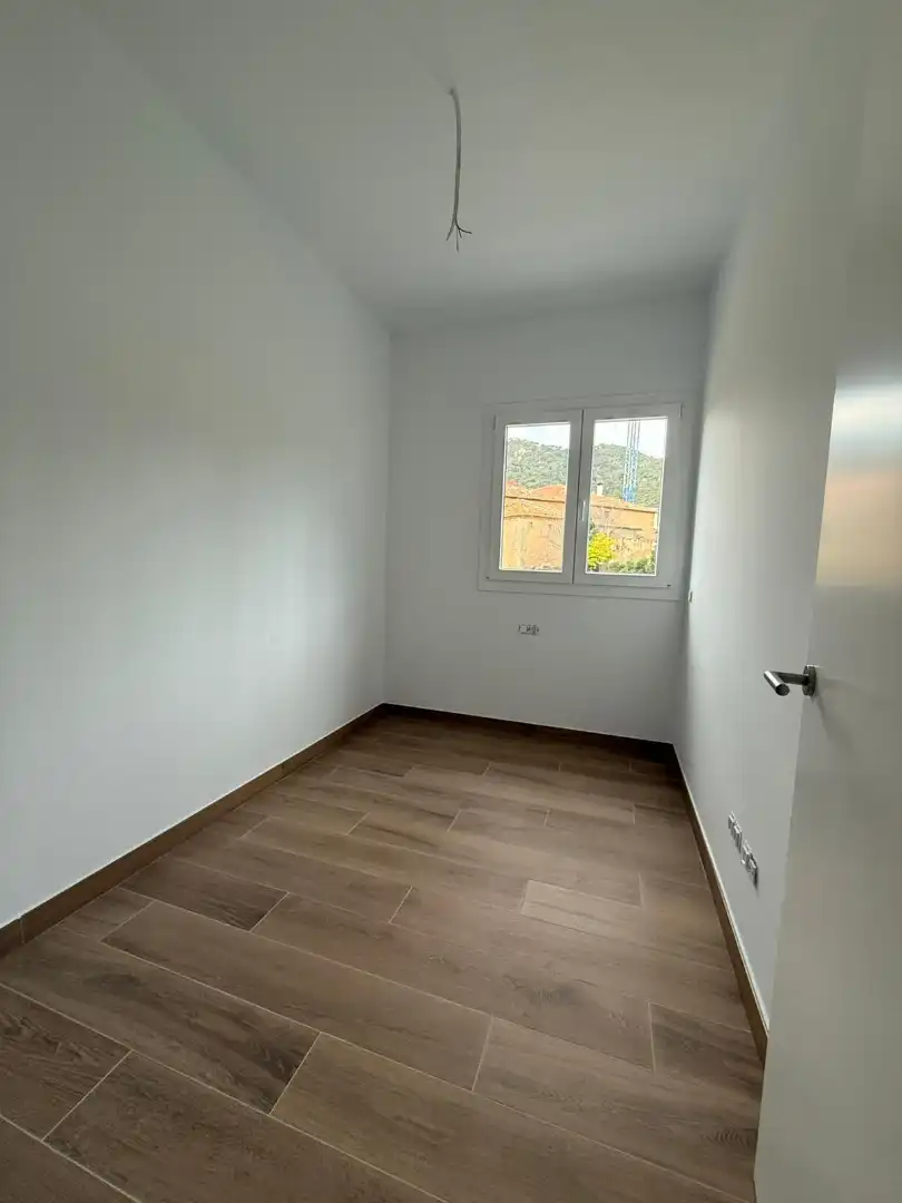 Habitación de Piso de alquiler en Cabrera de Mar con Aire acondicionado y Balcón