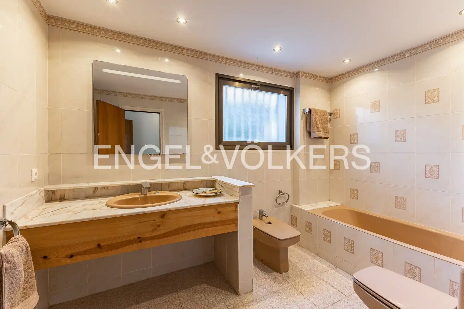Bathroom of Houses for rent in Caldes d'Estrac  with Air Conditioner, Heating and Private garden