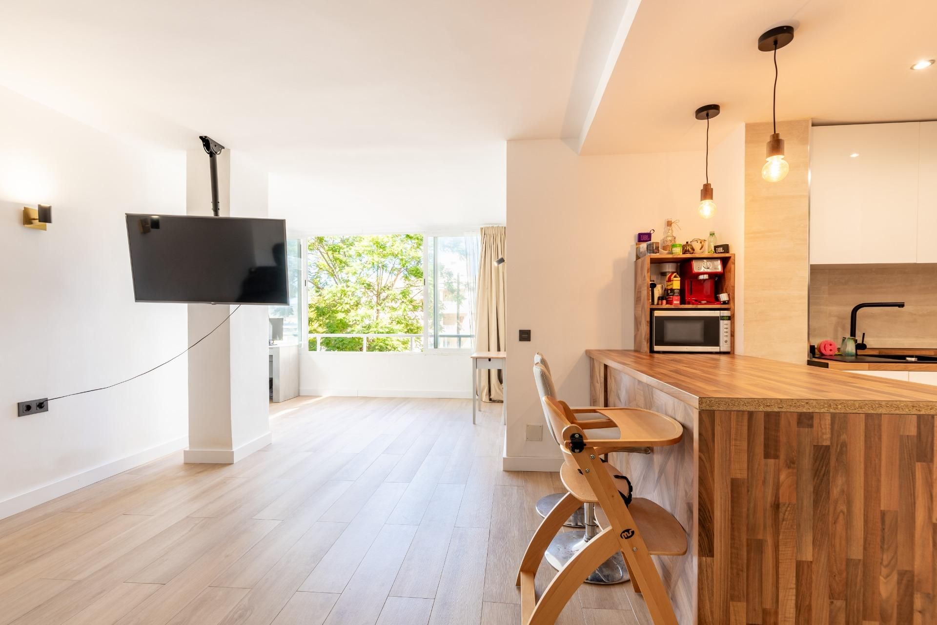 Living room of Flat for sale in Calvià  with Air Conditioner, Terrace and Community pool