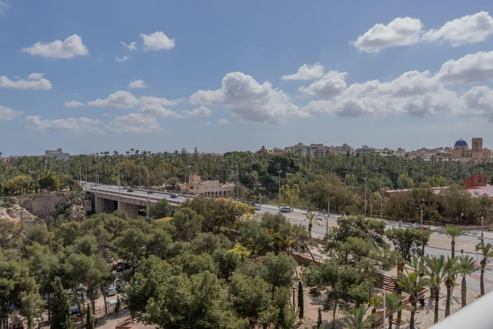Vista exterior de Pis en venda en Elche / Elx amb Aire condicionat i Balcó