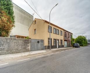 Vista exterior de Casa o xalet en venda en Santa Comba amb Calefacció, Jardí privat i Terrassa