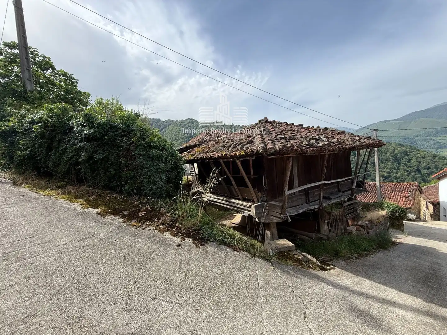 House for sale in N/A