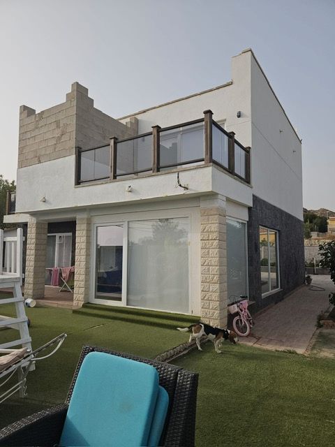 Vista exterior de Casa o xalet en venda en Alicante / Alacant amb Aire condicionat, Calefacció i Jardí privat