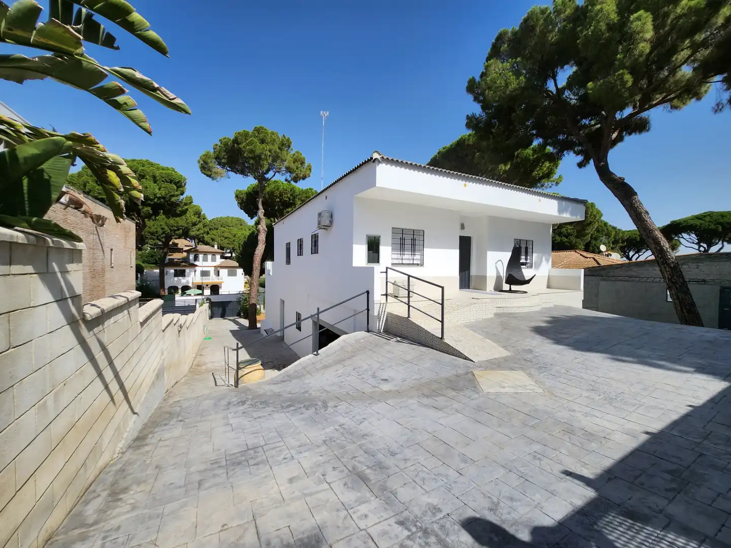 Vista exterior de Casa o chalet en venta en Alcalá de Guadaira con Aire acondicionado, Calefacción y Jardín privado