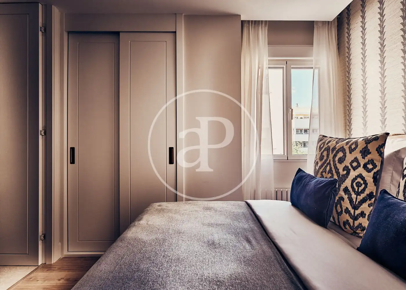 Bedroom of Flat for sale in Madrid  with Air Conditioner, Heating and Terrace